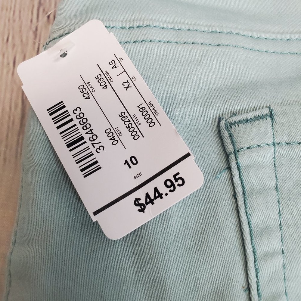 Christopher & Banks Skimmer High Rise Crop Pant - Picture 7 of 11
